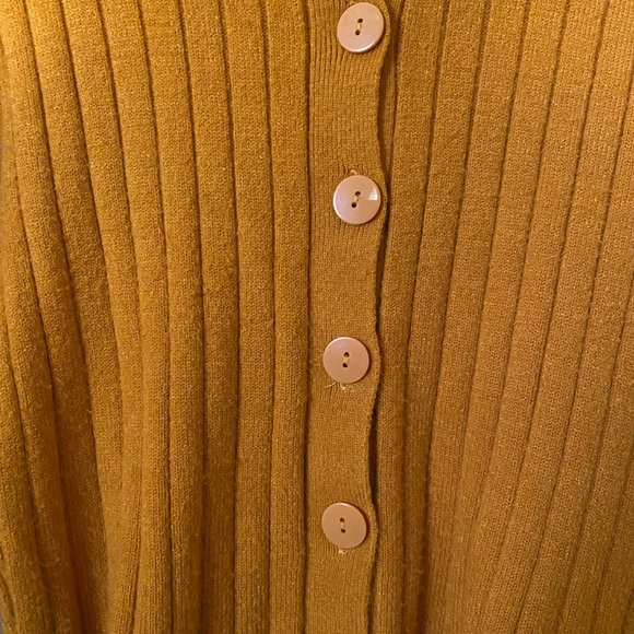 GENTLY USED Forever 21 Knit Collared Button Up Crop Mustard Sweater - Picture 3 of 6